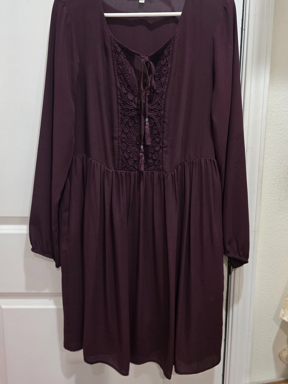 Women's Long-Sleeve Dress in Burgundy Large - Picture 2 of 5